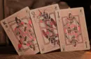 Assassin's Creed Legacy Version 2 Garnet (Hidden Blade Black) Playing Cards – Bild 2
