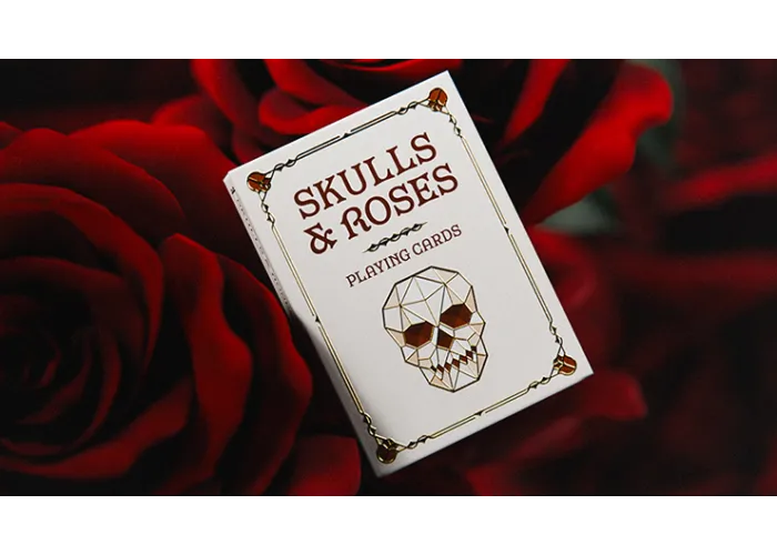 Skulls & Roses Playing Cards (Gilded Edition)