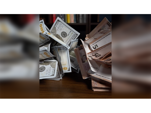 Moneyball by Bond Lee (EUR)