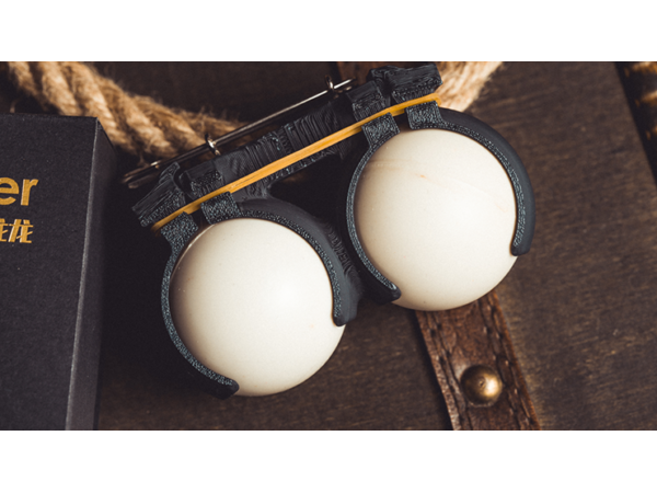 L Holder (Double Ball) by Long Long & Bacon Magic