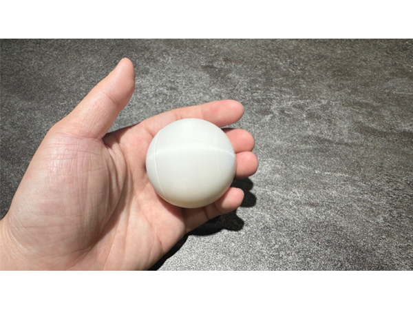 Hyper Silk Ball by Peng Min & Storm Creative (White)