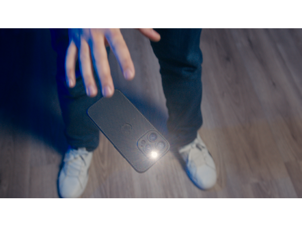 Leviosa Phone by João Miranda and Julio Montoro