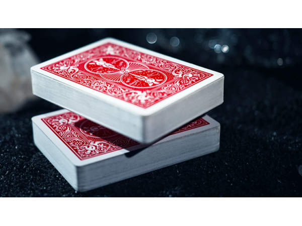 Leviti Deck by PITATA