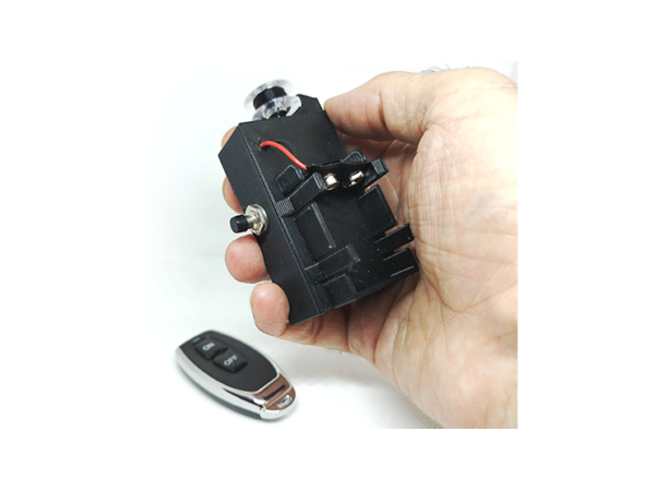Remote Control Flying Silk by Quique Marduk