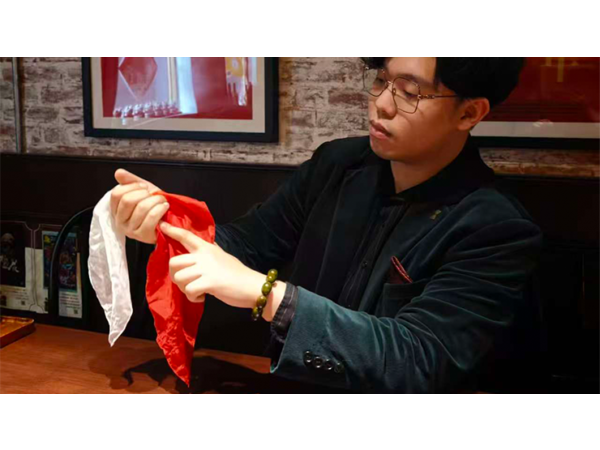 Red & White Beyond the Secret -Ethan Yip's Color Changing Silk Routine