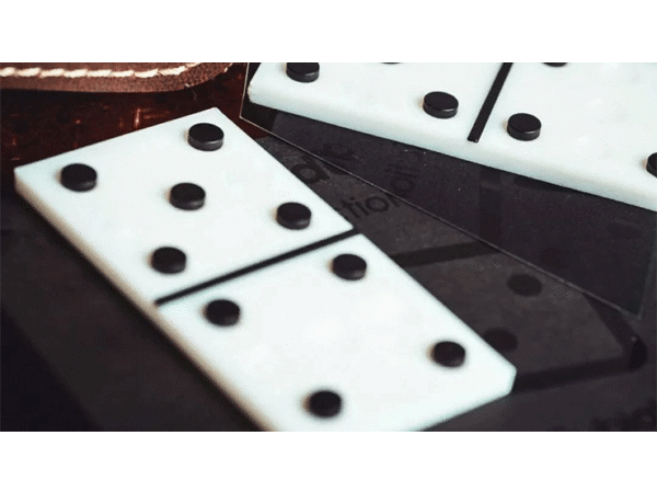 Dominoes Prediction by Juan Luis Rubiales
