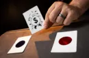 Color Spot Monte by Murphys Magic – Bild 3