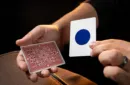 Color Spot Monte by Murphys Magic – Bild 4