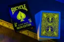Bicycle Neon Rider Back Yellow-Starburst Deck Playing Cards – Bild 1