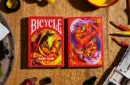 Bicycle Sari Sari (Code Red Edition) Playing Cards – Bild 1