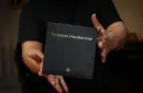 Tri-Vanish Handkerchief by TCC Team – Bild 1