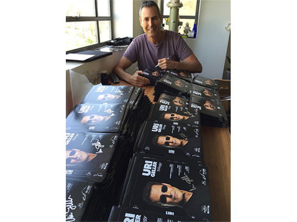 Uri Geller Trilogy (Signed Spoon & Box Set) by Uri Geller and Masters of Magic