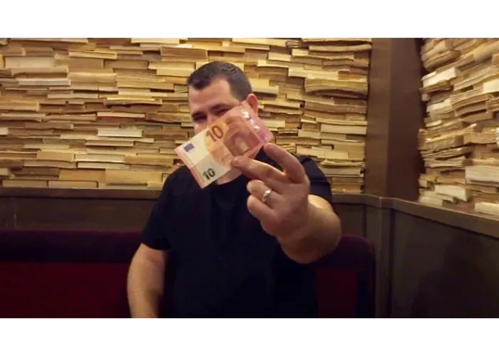 Money Switch by Mickael Chatelain