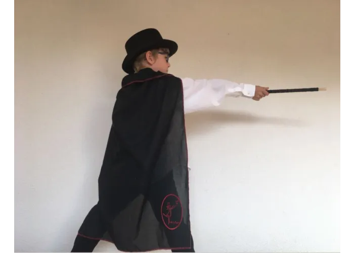 Kinderzylinder und Umhang  von Andrea-Katja Blondeau