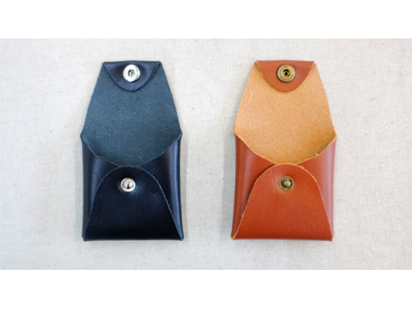 Square Coin case (Black Leather) by Gentle Magic
