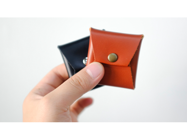 Square Coin case (Black Leather) by Gentle Magic