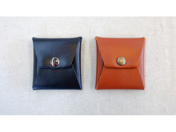 Square Coin case (Black Leather) by Gentle Magic