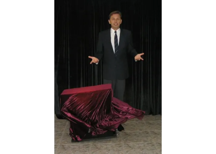Crazy Table - Comedy  Tisch