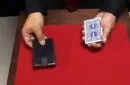 Wonder Pass Case by King of Magic - Trick – Image 4