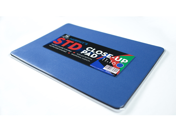Standard Close-Up Pad 11X16 (Blue) by Murphy's Magic Supplies / ca. 28 x 40 cm