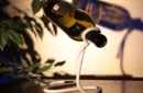 Magic Rope Bottle Holder by YUM Magic - Trick – Image 1