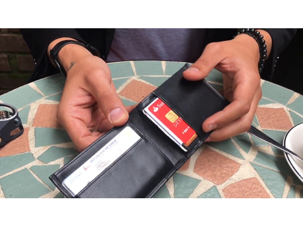 Minimal Wallet by Alan Wong & Pablo Amira - Trick
