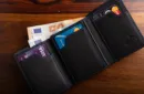 The Peek Note Wallet (Gimmick and Online Instructions) by Gerard Kearney – Bild 1