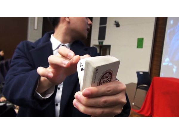 Ultimate Tossed Out Deck (Gimmicks and Online Instructions) by Himitsu Magic
