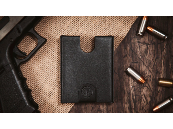 Deck Shooter (Black) by Hanson Chien