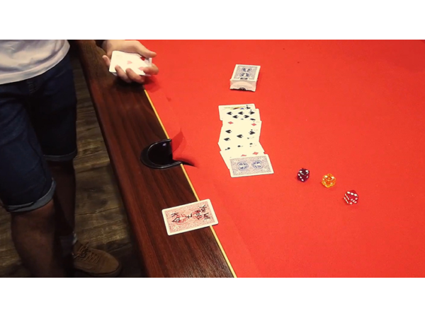 Roll (Gimmicks and Online Instructions) by Chris Congreave