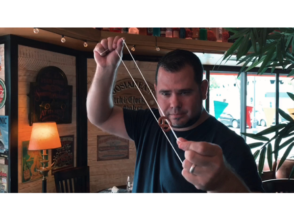 BRETZEL (Gimmick and Online Instructions) by Mickael Chatelain