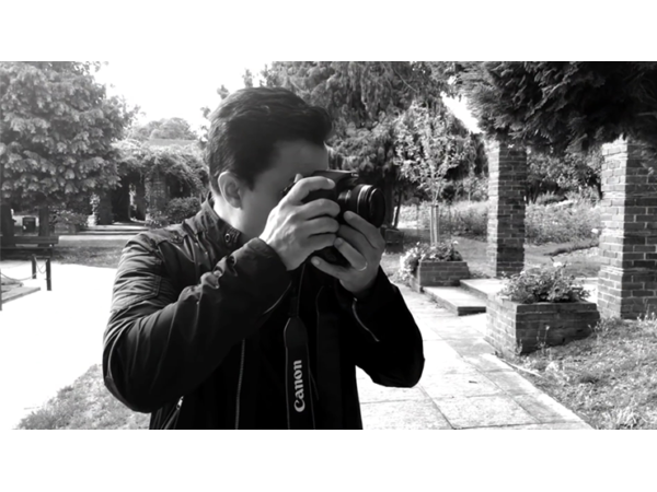 The Gallery (Gimmicks and Online Instructions) by Marc Spelmann