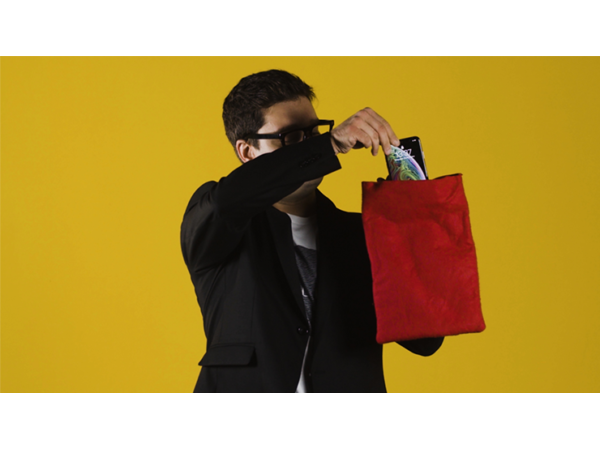 Invisibag (Black) by Joao Miranda and Rafael Baltresca