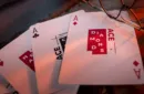 Sinis (Raspberry and Black) Playing Cards by Marc Ventosa – Bild 3