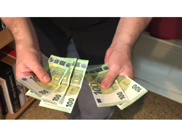 Size Does Matter 2.0 (Gimmicks and Online Instructions) by Juan Pablo Magic