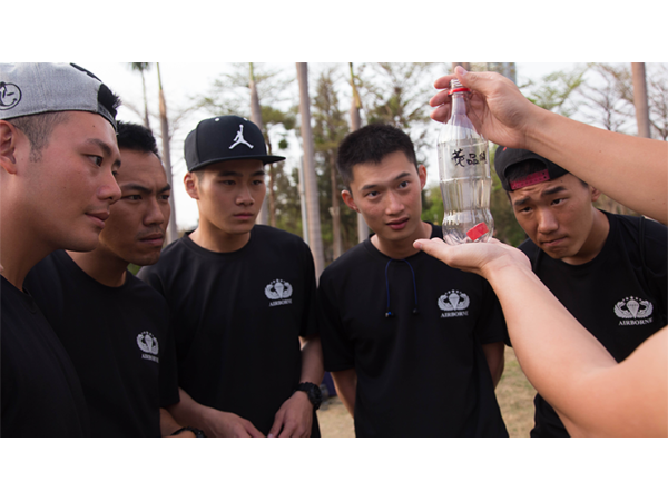 BOTTLED LIMITED (RED) by Taiwan Ben