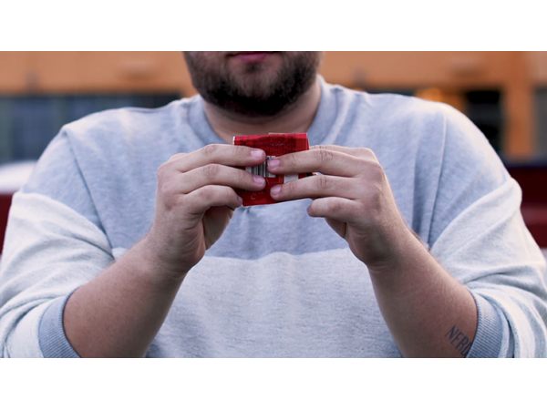 BILLFOLD 2.0 (Pre-made Gimmicks and Online Instructions) by Kyle Marlett