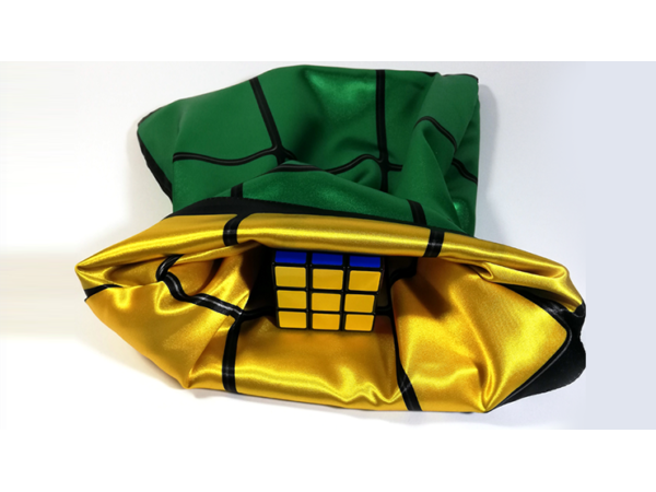 Qubik's Quick Change Bag by Lee Alex