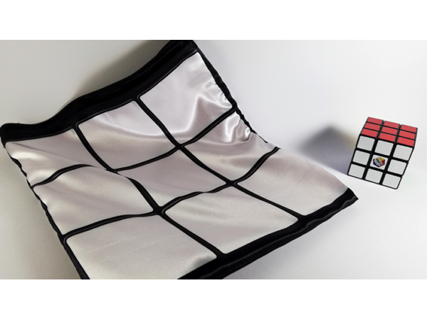 Qubik's Quick Change Bag by Lee Alex