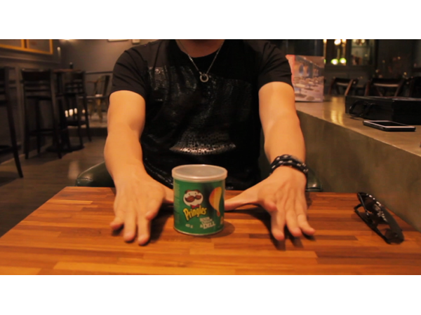 Pringles Go (Red to Yellow) by Taiwan Ben and Julio Montoro