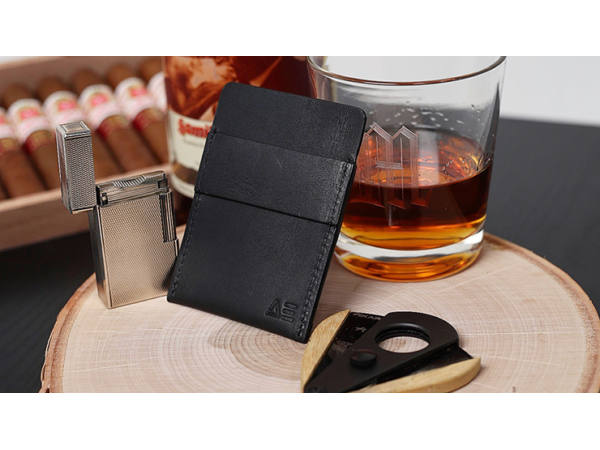 Wallet (Gimmicks and Online Instructions) by Nicholas Lawrence
