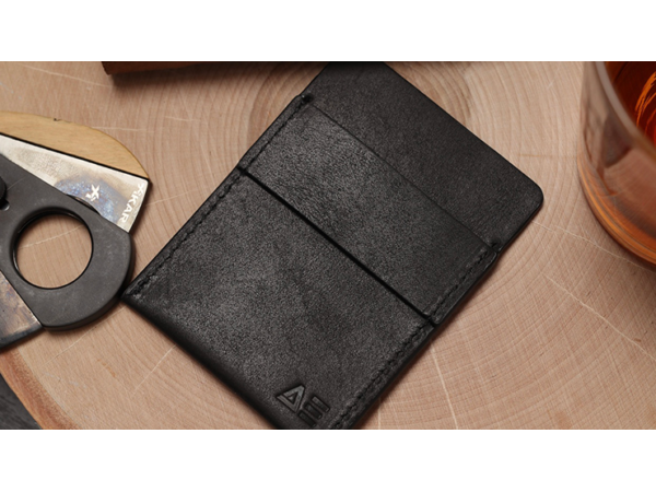 Wallet (Gimmicks and Online Instructions) by Nicholas Lawrence