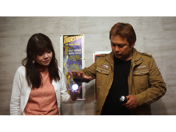 Magic Flashlight (2pk) by Tejinaya Magic