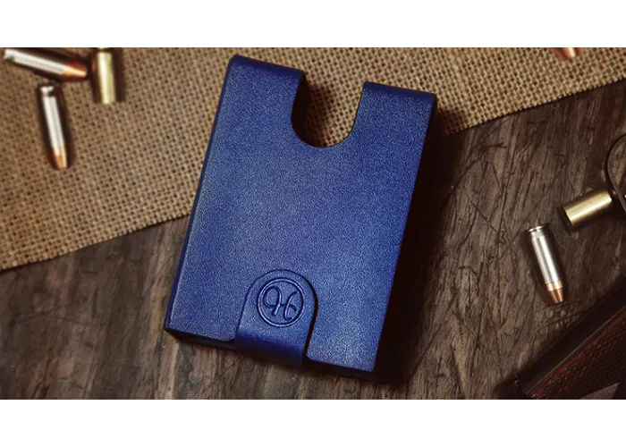 Deck Shooter (Blue) by Hanson Chien - Kartenhalter