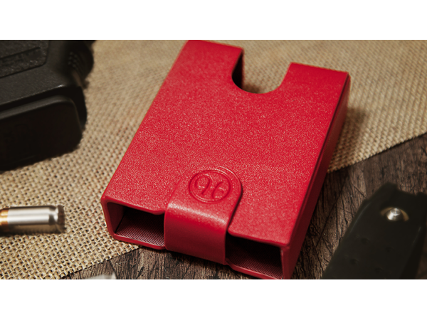 Deck Shooter (Red) by Hanson Chien - Kartenhalter