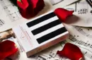 Piano Player Three-Key Edition Playing Cards by Bocopo – Image 1