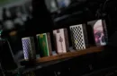 Wooden Sideways Playing Card Display Batten (Five Decks) by TCC – Bild 2
