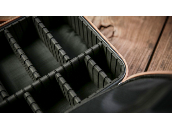 Luxury Close-Up Bag (Black) by TCC