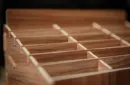 Wooden (Small- 18 Decks) Playing Card Display by TCC - Kartenbox – Bild 5