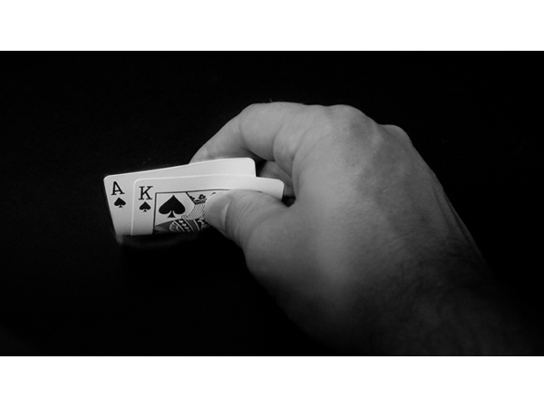 Hit (Gimmicks and Online Instructions) by Luke Jermay